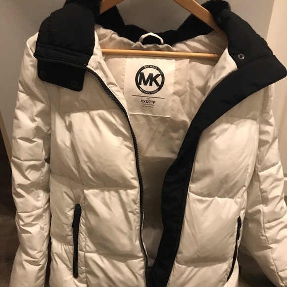 Michael Kors Women's White Puffer Jacket - Picture 1 of 5